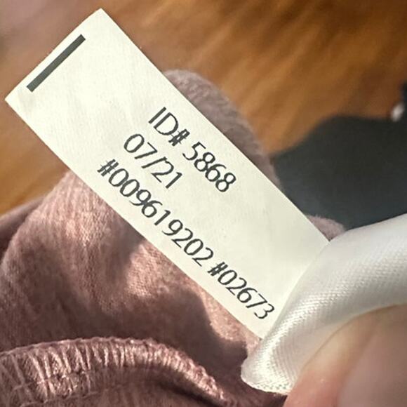 Express Body Contour Mock Neck Cut-Out Long Sleeve Bodysuit – Rose Mauve - Picture 7 of 8